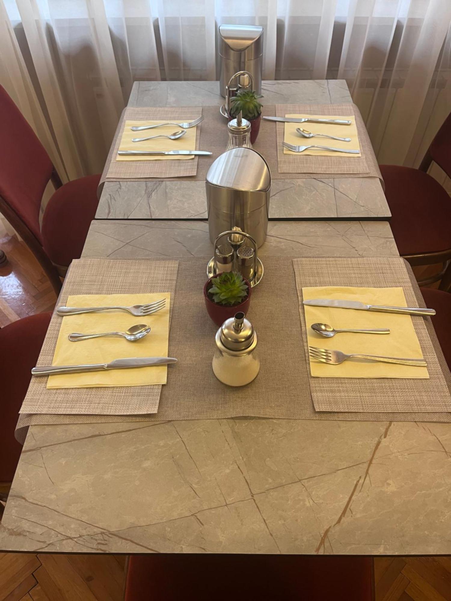 Frühstückspension Baron Gautsch 3*